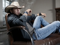 Get a First Look at Jason's New Wrangler Retro Jeans Commercial! - Jason  Aldean