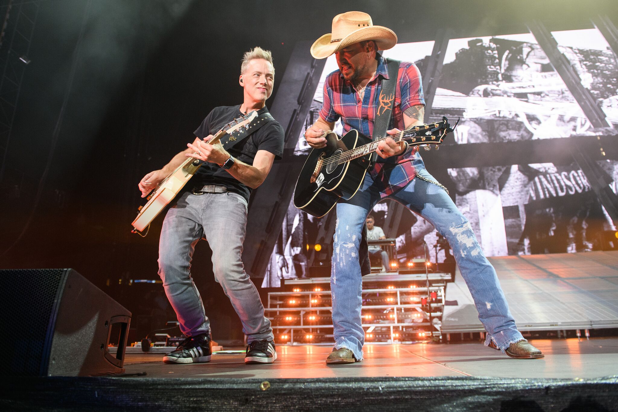 JASON ALDEAN PLAYS SOLD-OUT HOMECOMING SHOW AT SUNTRUST STADIUM IN